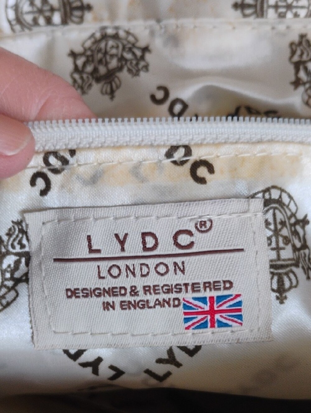 Cupcake Print Crossbody Bag in Cream. LYDC/London brand. Good Condition - Picture 9 of 10